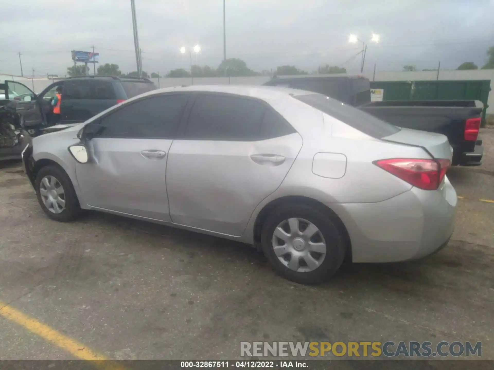 3 Photograph of a damaged car 5YFBURHE7KP935851 TOYOTA COROLLA 2019