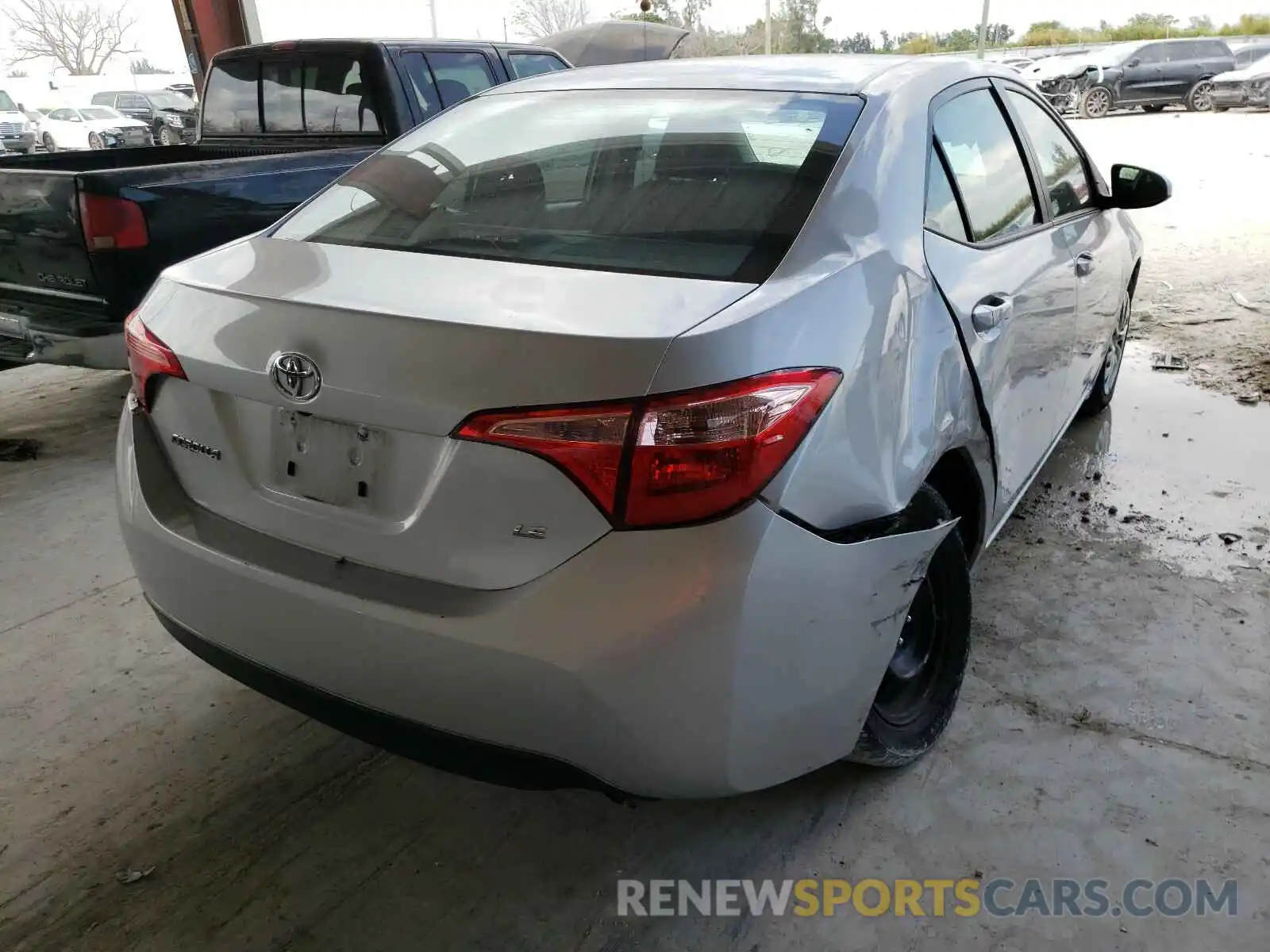 4 Photograph of a damaged car 5YFBURHE7KP936899 TOYOTA COROLLA 2019