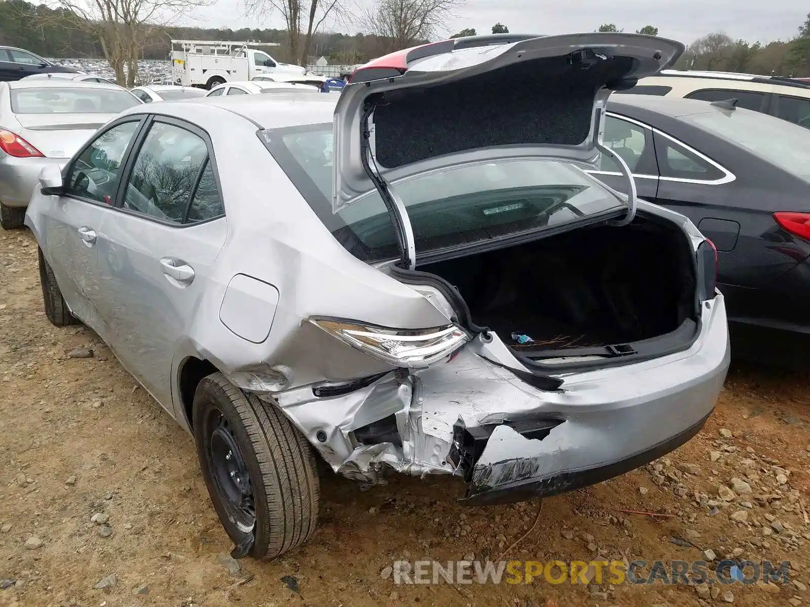 3 Photograph of a damaged car 5YFBURHE7KP938474 TOYOTA COROLLA 2019