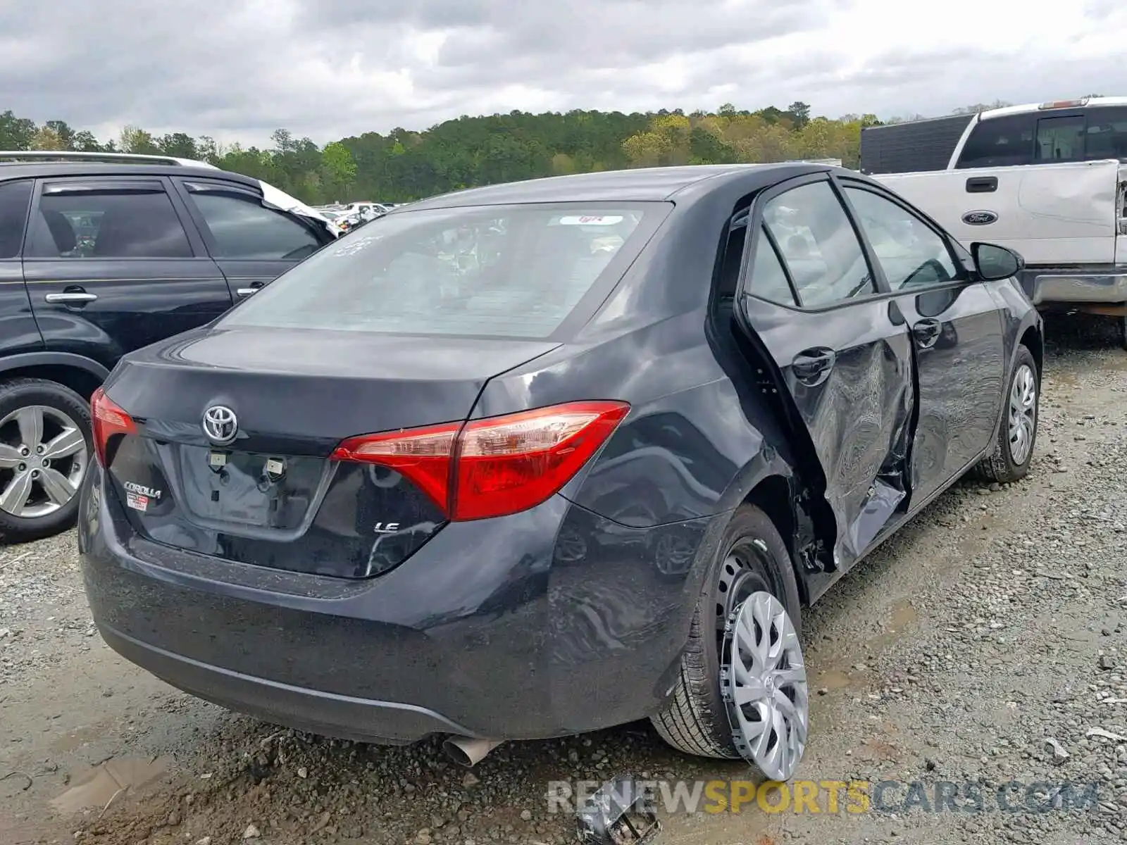 4 Photograph of a damaged car 5YFBURHE7KP942587 TOYOTA COROLLA 2019