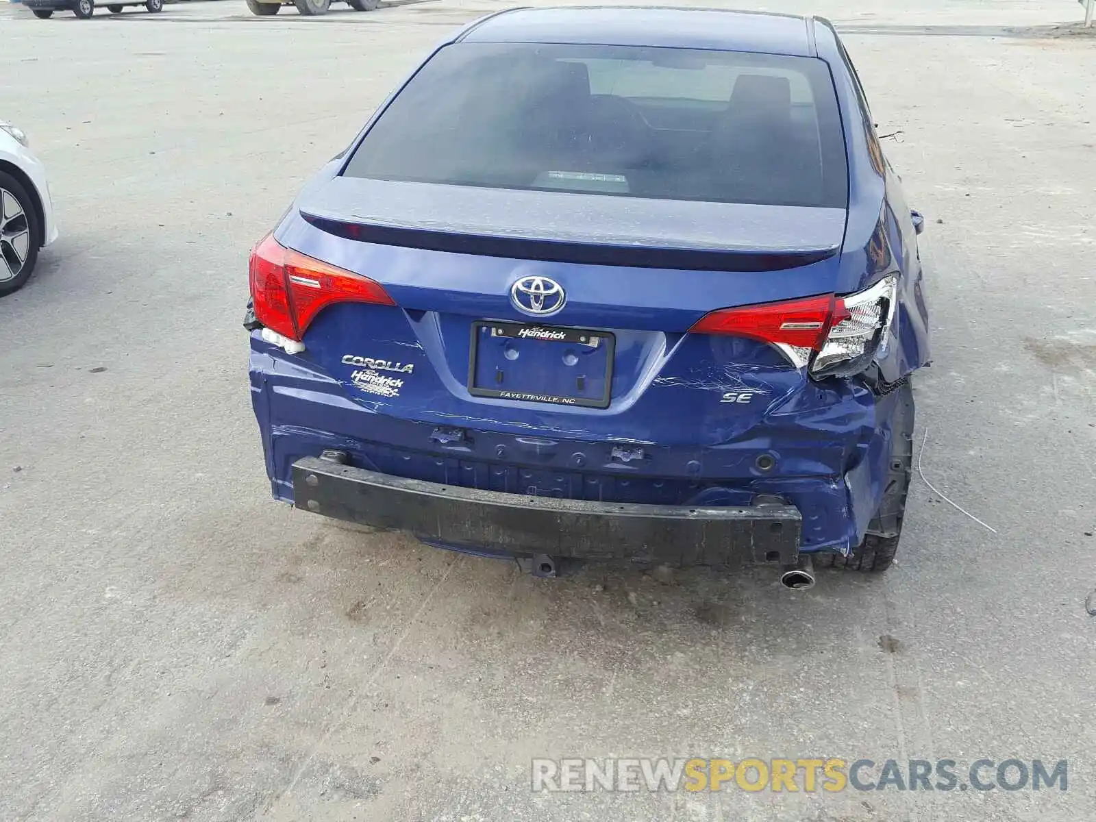 9 Photograph of a damaged car 5YFBURHE7KP943500 TOYOTA COROLLA 2019