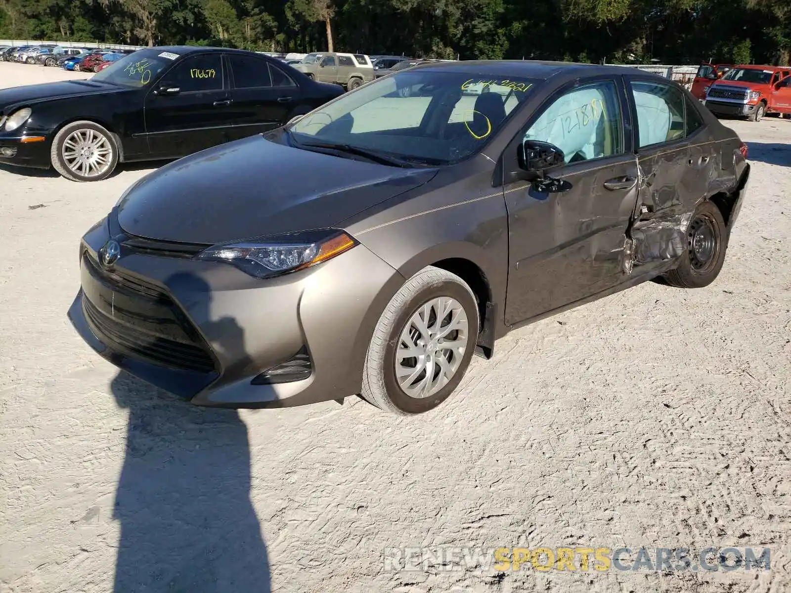 2 Photograph of a damaged car 5YFBURHE7KP944503 TOYOTA COROLLA 2019