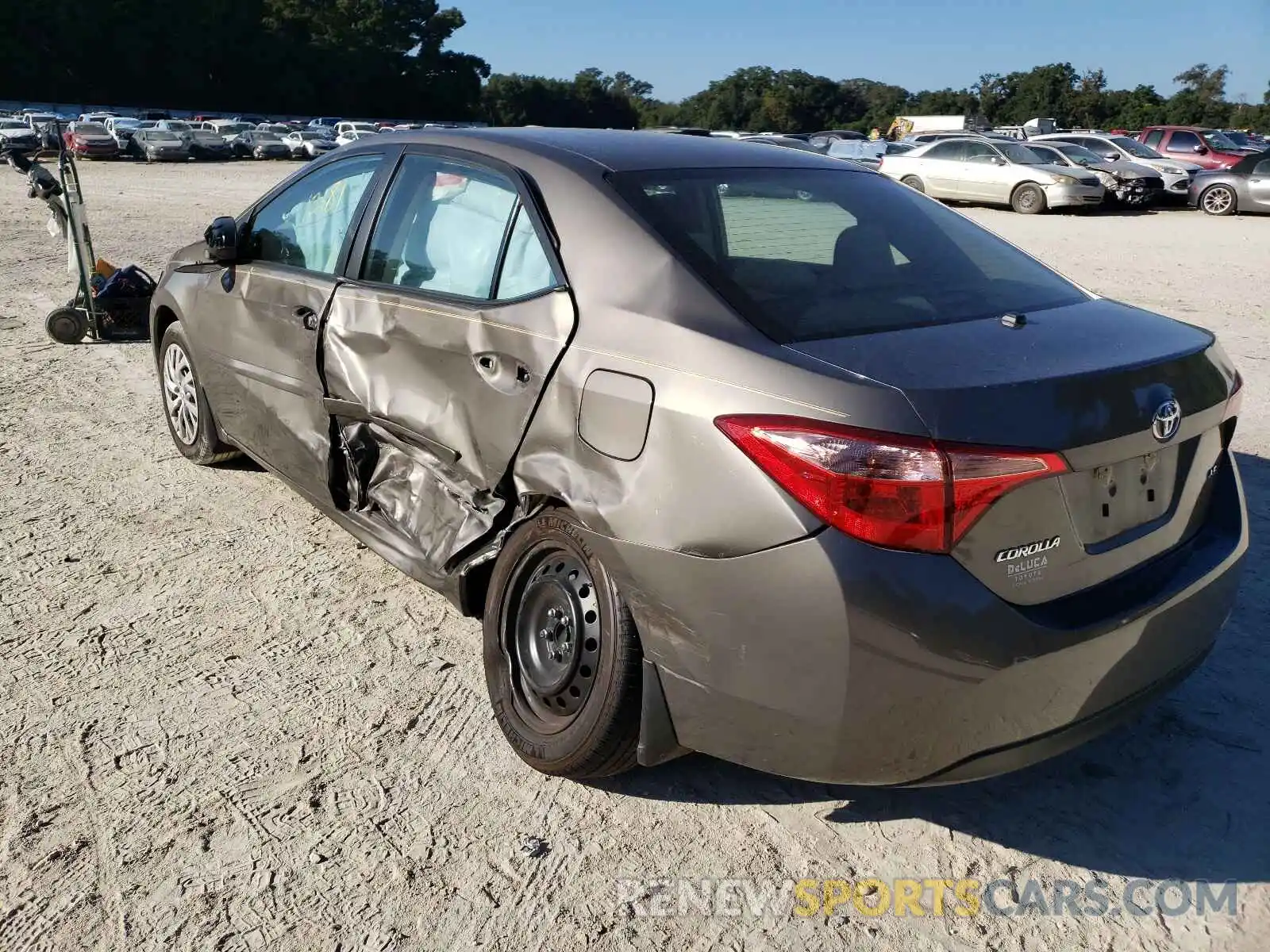 3 Photograph of a damaged car 5YFBURHE7KP944503 TOYOTA COROLLA 2019