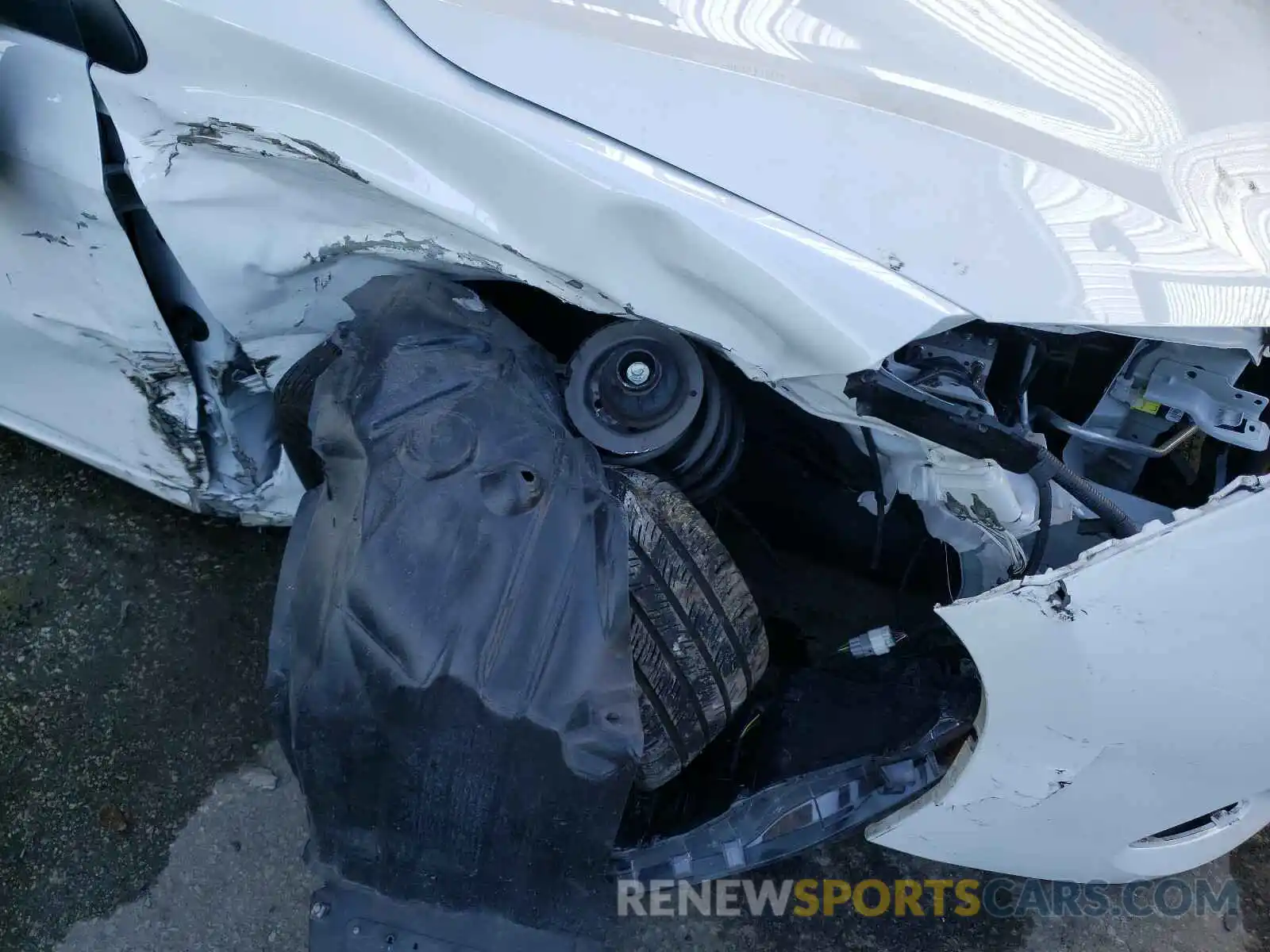 9 Photograph of a damaged car 5YFBURHE7KP945084 TOYOTA COROLLA 2019