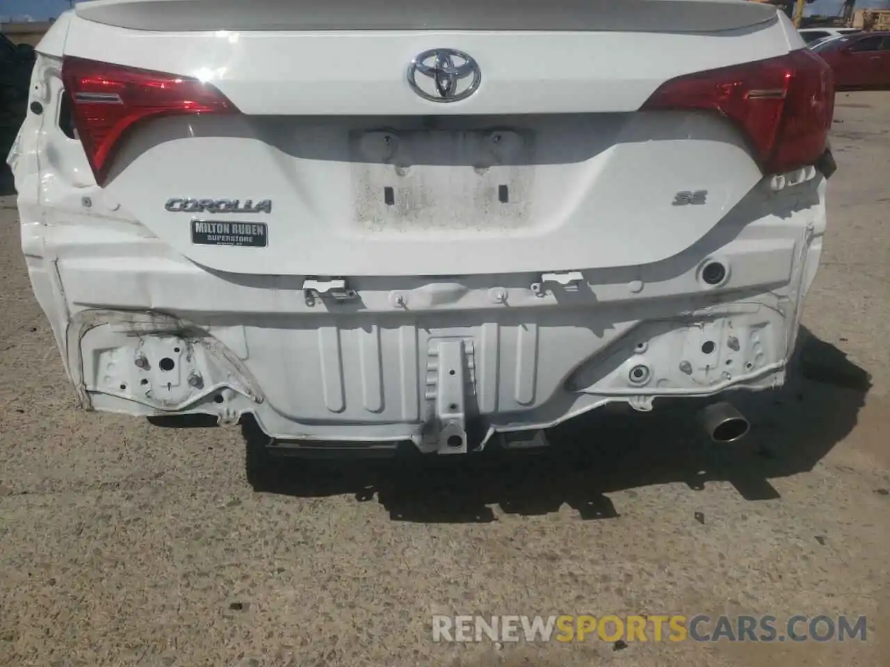 9 Photograph of a damaged car 5YFBURHE7KP945196 TOYOTA COROLLA 2019