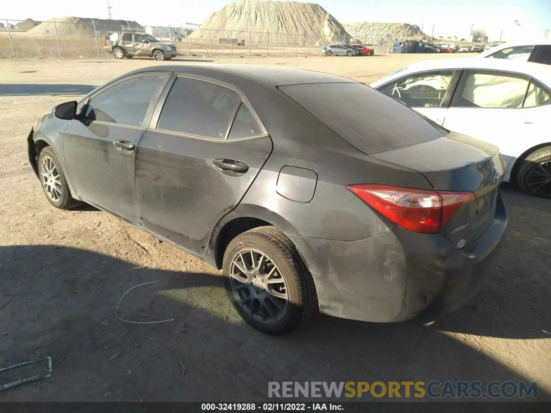 3 Photograph of a damaged car 5YFBURHE7KP945523 TOYOTA COROLLA 2019