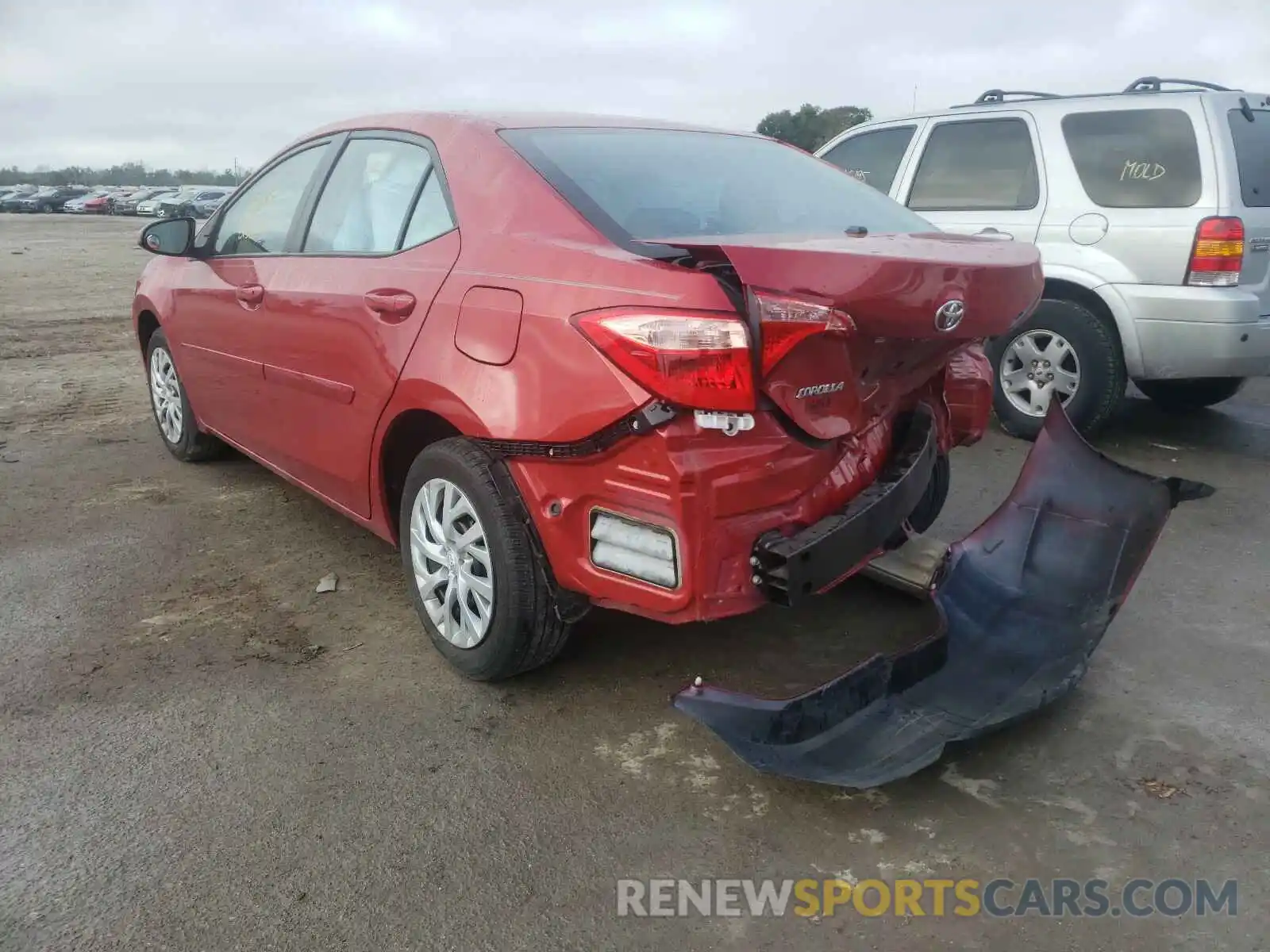 3 Photograph of a damaged car 5YFBURHE7KP946445 TOYOTA COROLLA 2019