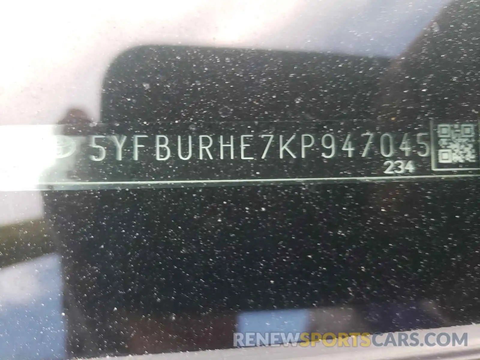 10 Photograph of a damaged car 5YFBURHE7KP947045 TOYOTA COROLLA 2019