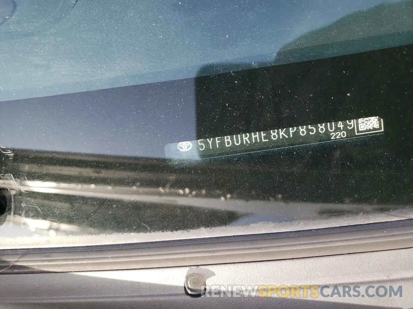 10 Photograph of a damaged car 5YFBURHE8KP858049 TOYOTA COROLLA 2019