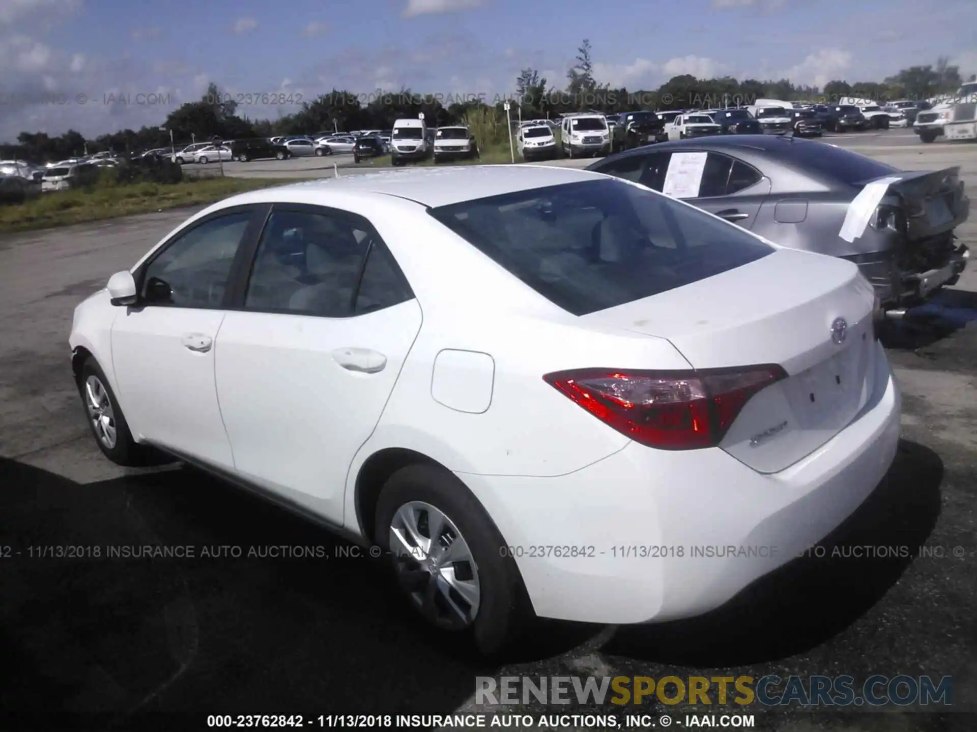 3 Photograph of a damaged car 5YFBURHE8KP860674 TOYOTA COROLLA 2019