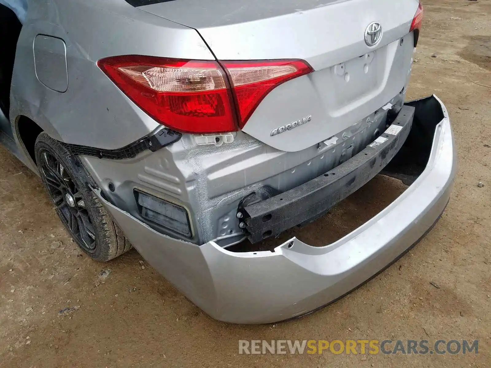 9 Photograph of a damaged car 5YFBURHE8KP864594 TOYOTA COROLLA 2019