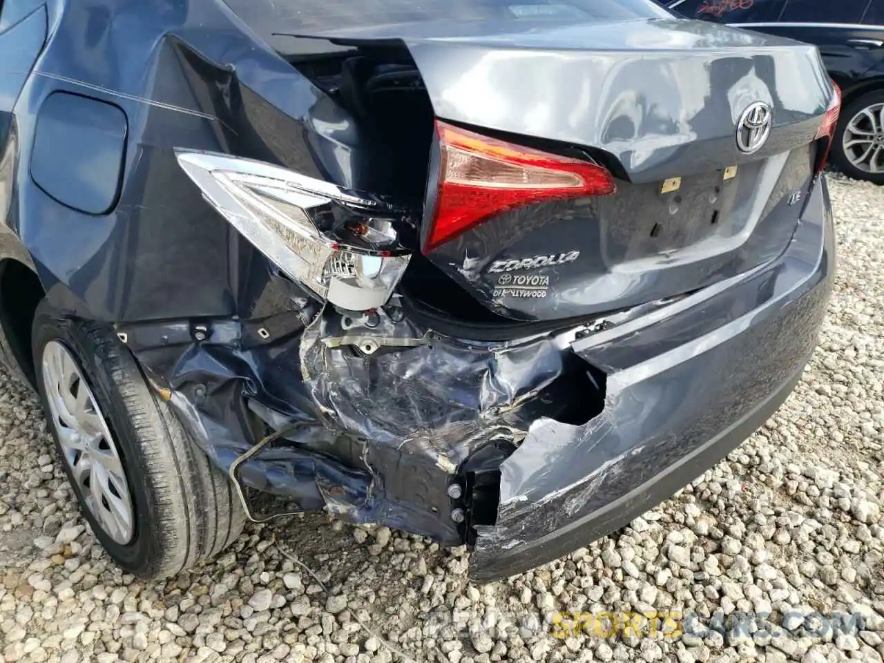 9 Photograph of a damaged car 5YFBURHE8KP869620 TOYOTA COROLLA 2019