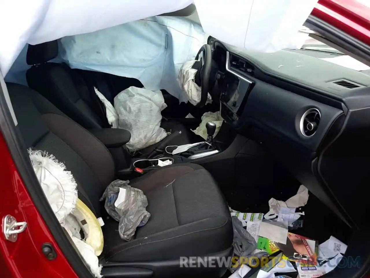 5 Photograph of a damaged car 5YFBURHE8KP870041 TOYOTA COROLLA 2019