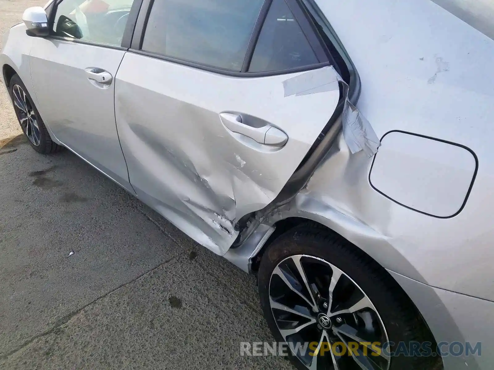 9 Photograph of a damaged car 5YFBURHE8KP875322 TOYOTA COROLLA 2019