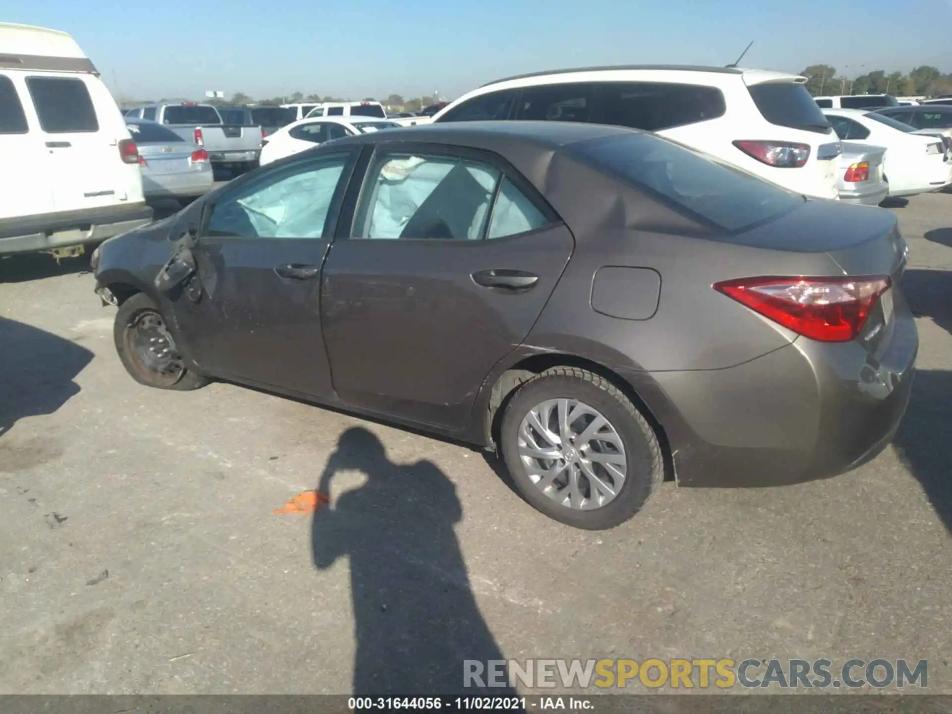 3 Photograph of a damaged car 5YFBURHE8KP878057 TOYOTA COROLLA 2019