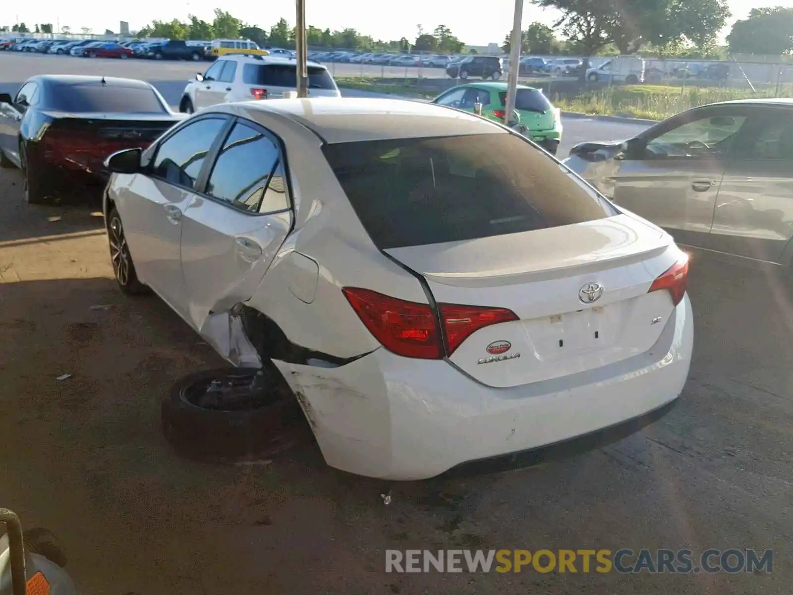 3 Photograph of a damaged car 5YFBURHE8KP879094 TOYOTA COROLLA 2019