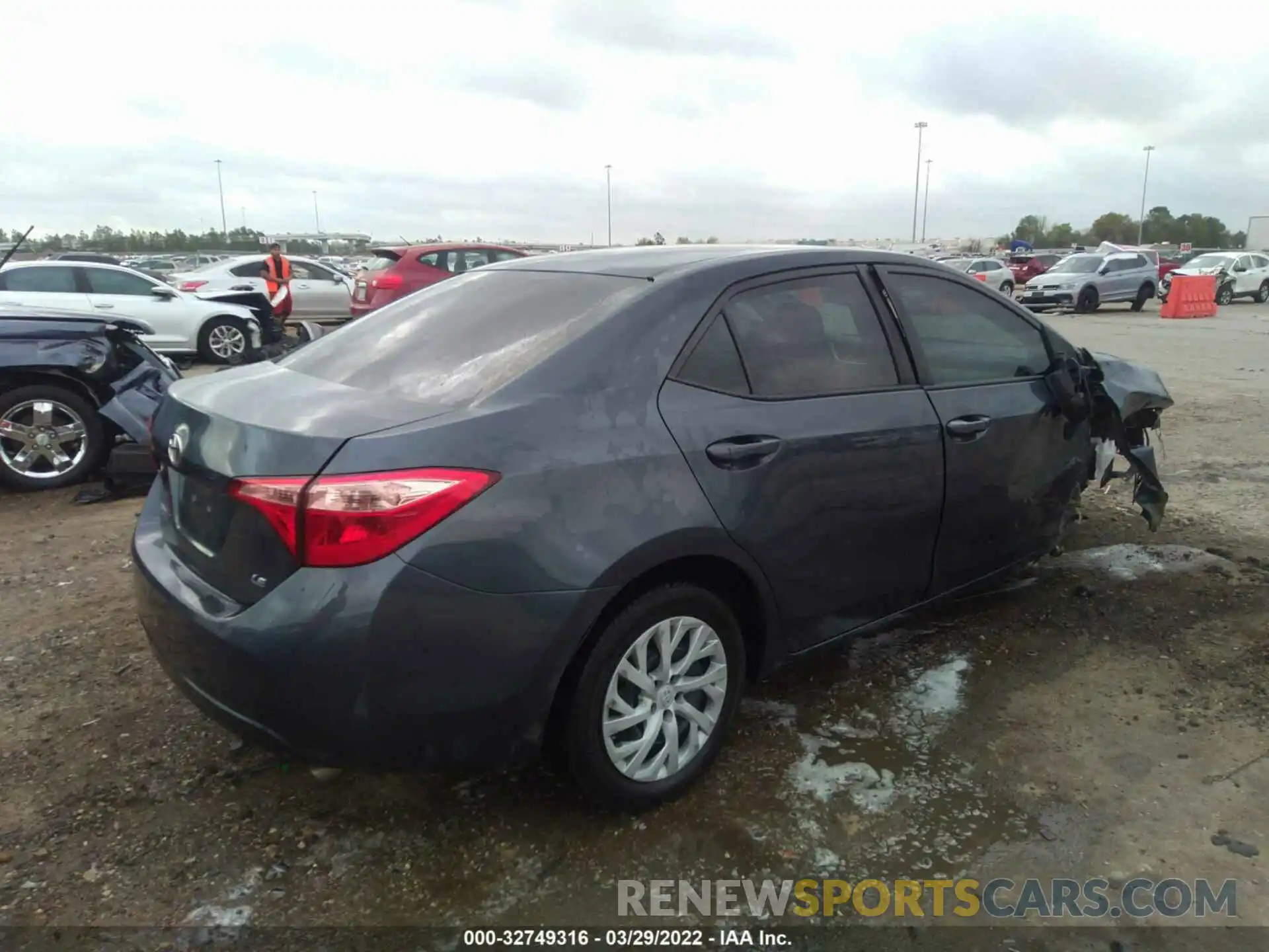 4 Photograph of a damaged car 5YFBURHE8KP881542 TOYOTA COROLLA 2019