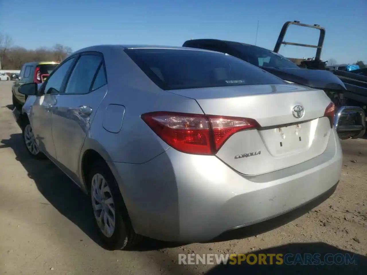 3 Photograph of a damaged car 5YFBURHE8KP887812 TOYOTA COROLLA 2019