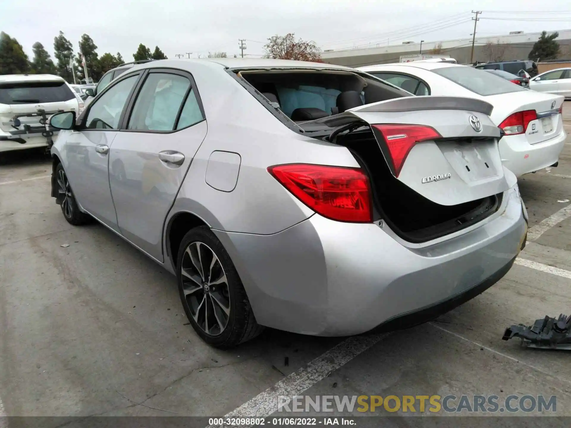 3 Photograph of a damaged car 5YFBURHE8KP889043 TOYOTA COROLLA 2019