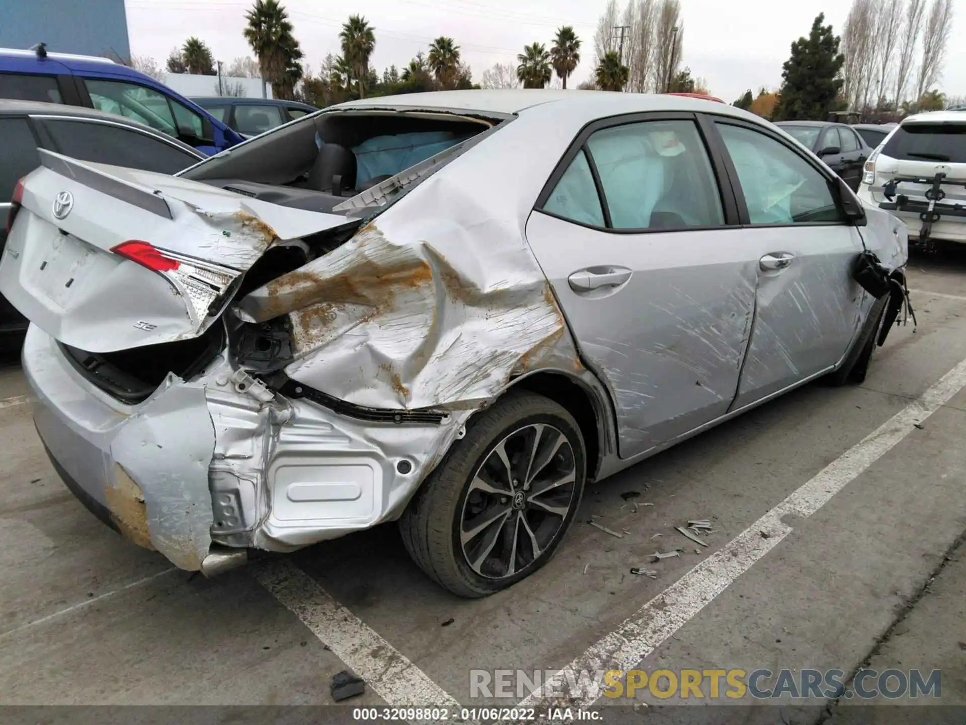 4 Photograph of a damaged car 5YFBURHE8KP889043 TOYOTA COROLLA 2019