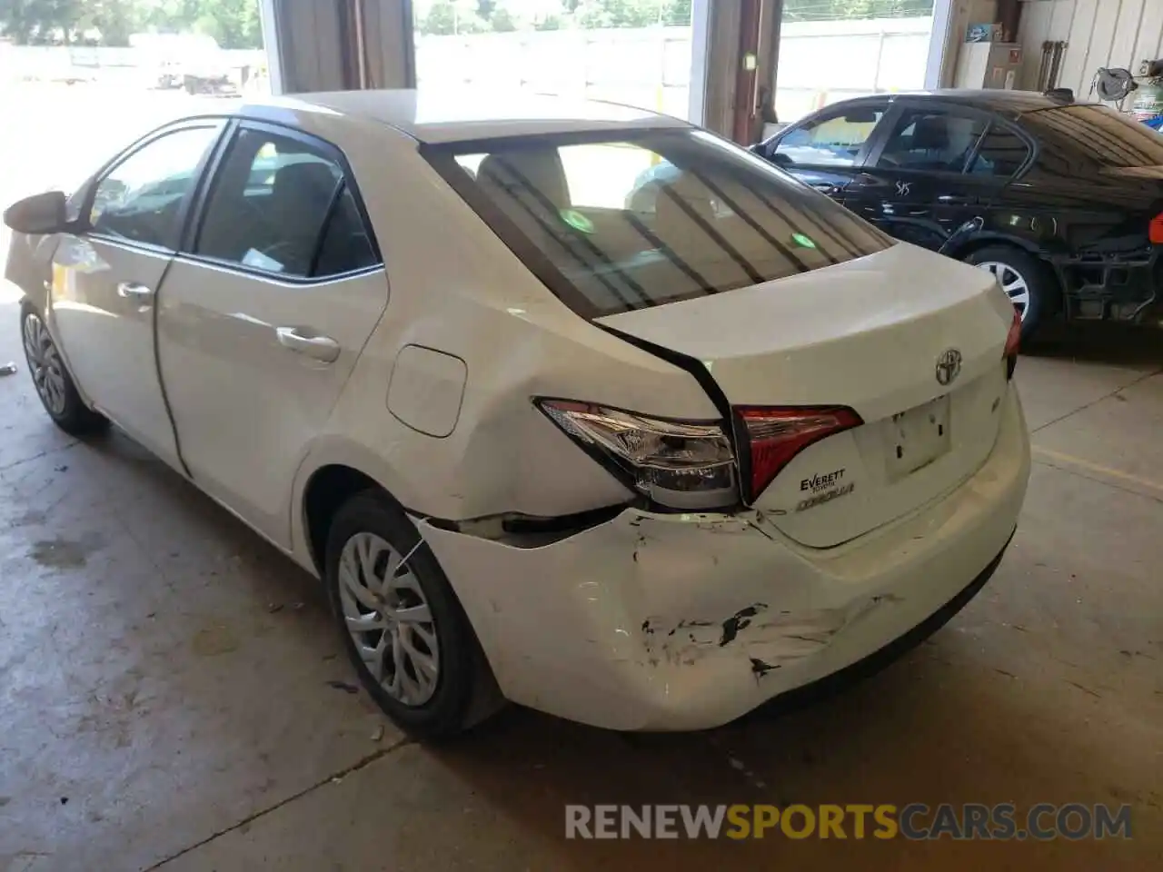 3 Photograph of a damaged car 5YFBURHE8KP891570 TOYOTA COROLLA 2019