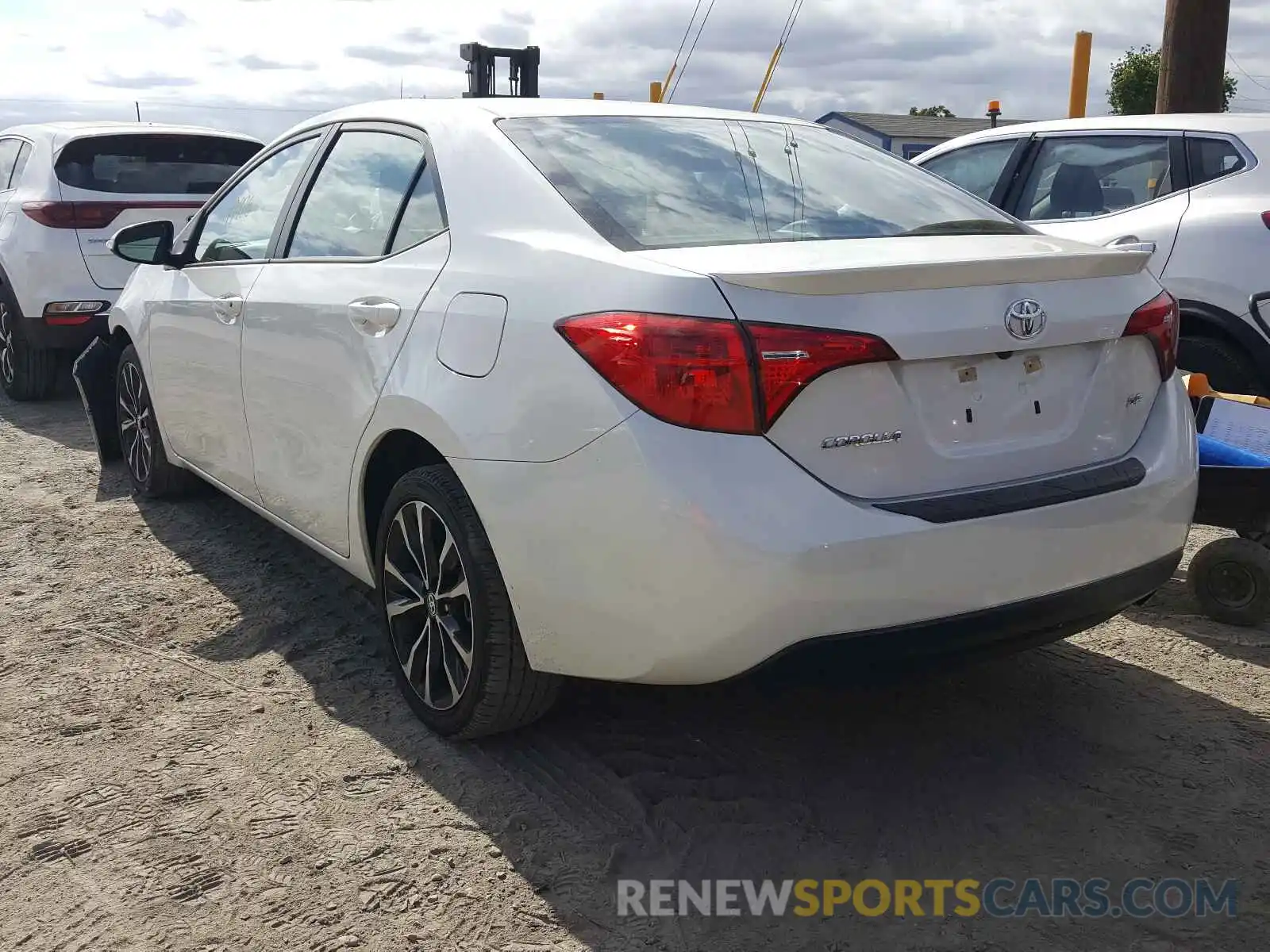 3 Photograph of a damaged car 5YFBURHE8KP894629 TOYOTA COROLLA 2019