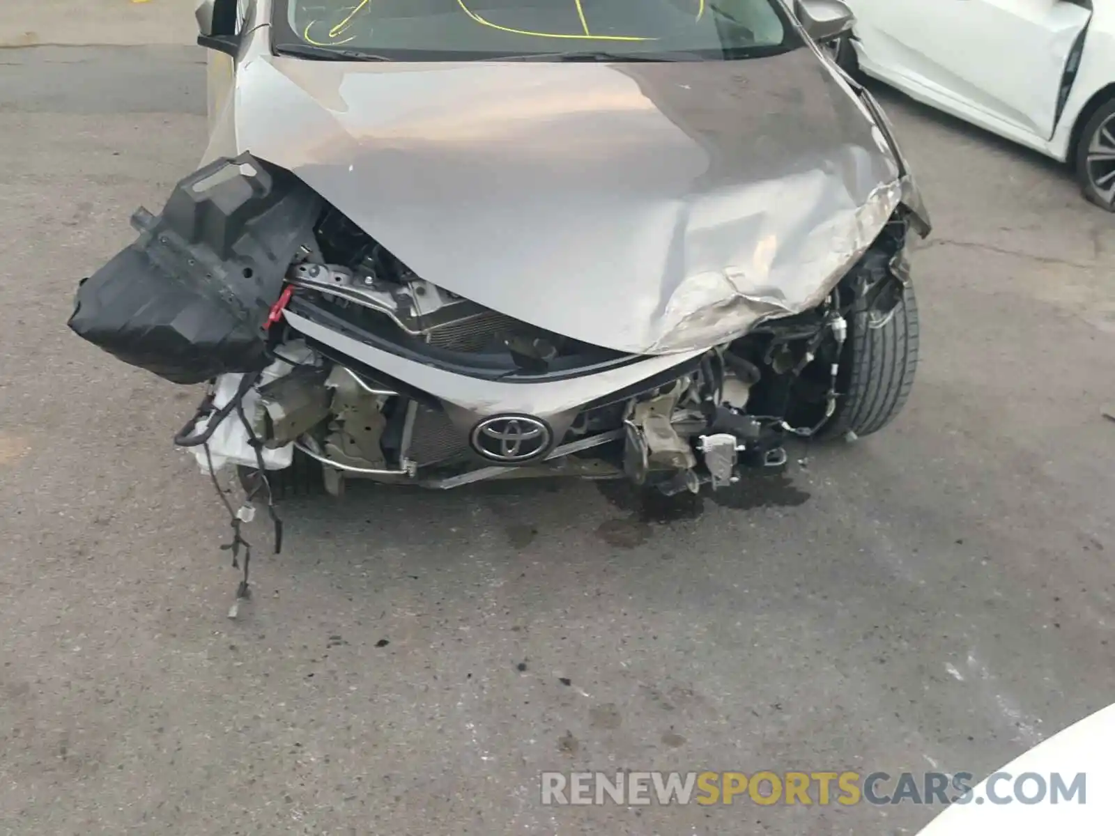 9 Photograph of a damaged car 5YFBURHE8KP895229 TOYOTA COROLLA 2019