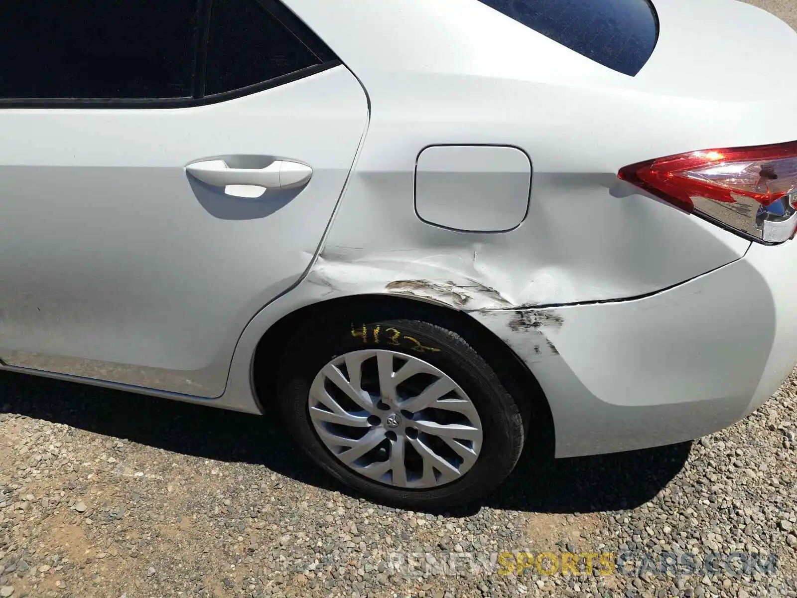 9 Photograph of a damaged car 5YFBURHE8KP895358 TOYOTA COROLLA 2019