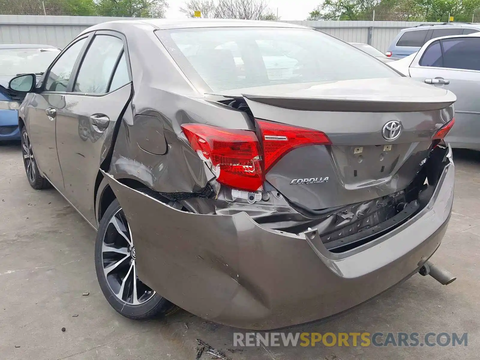 3 Photograph of a damaged car 5YFBURHE8KP895702 TOYOTA COROLLA 2019