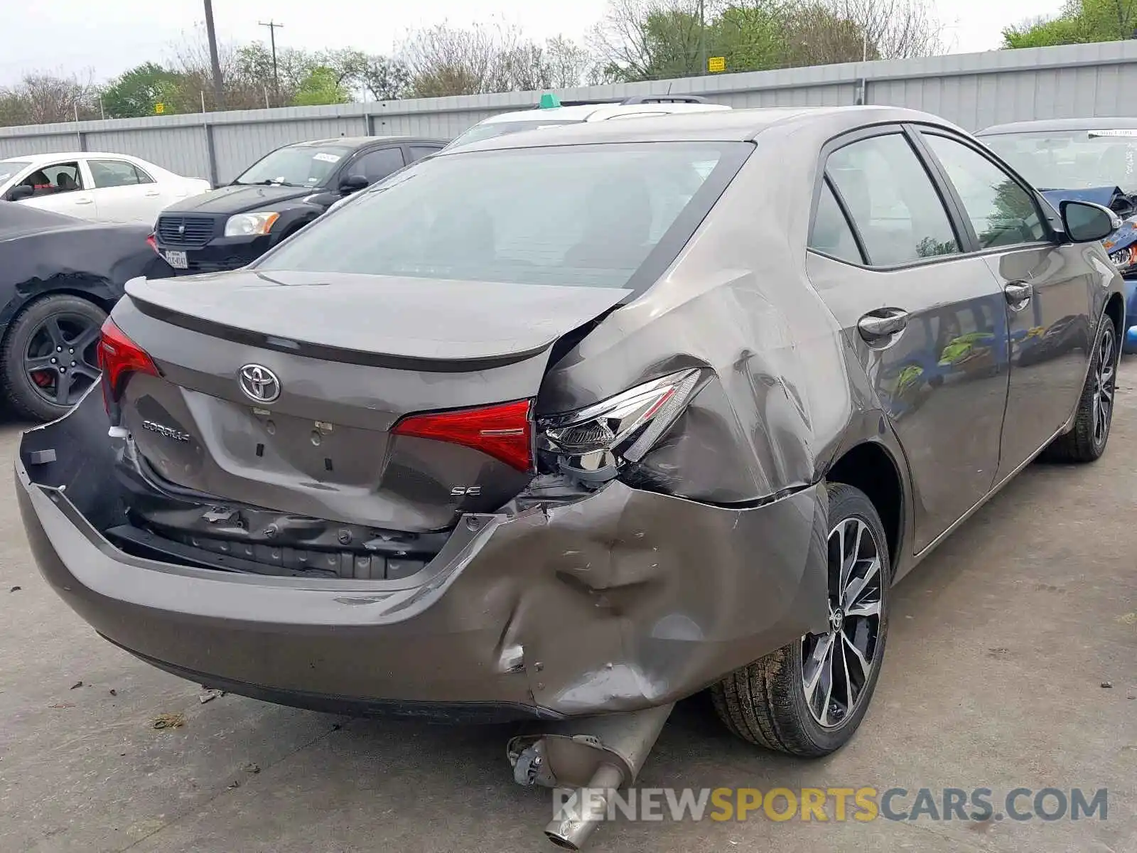 4 Photograph of a damaged car 5YFBURHE8KP895702 TOYOTA COROLLA 2019