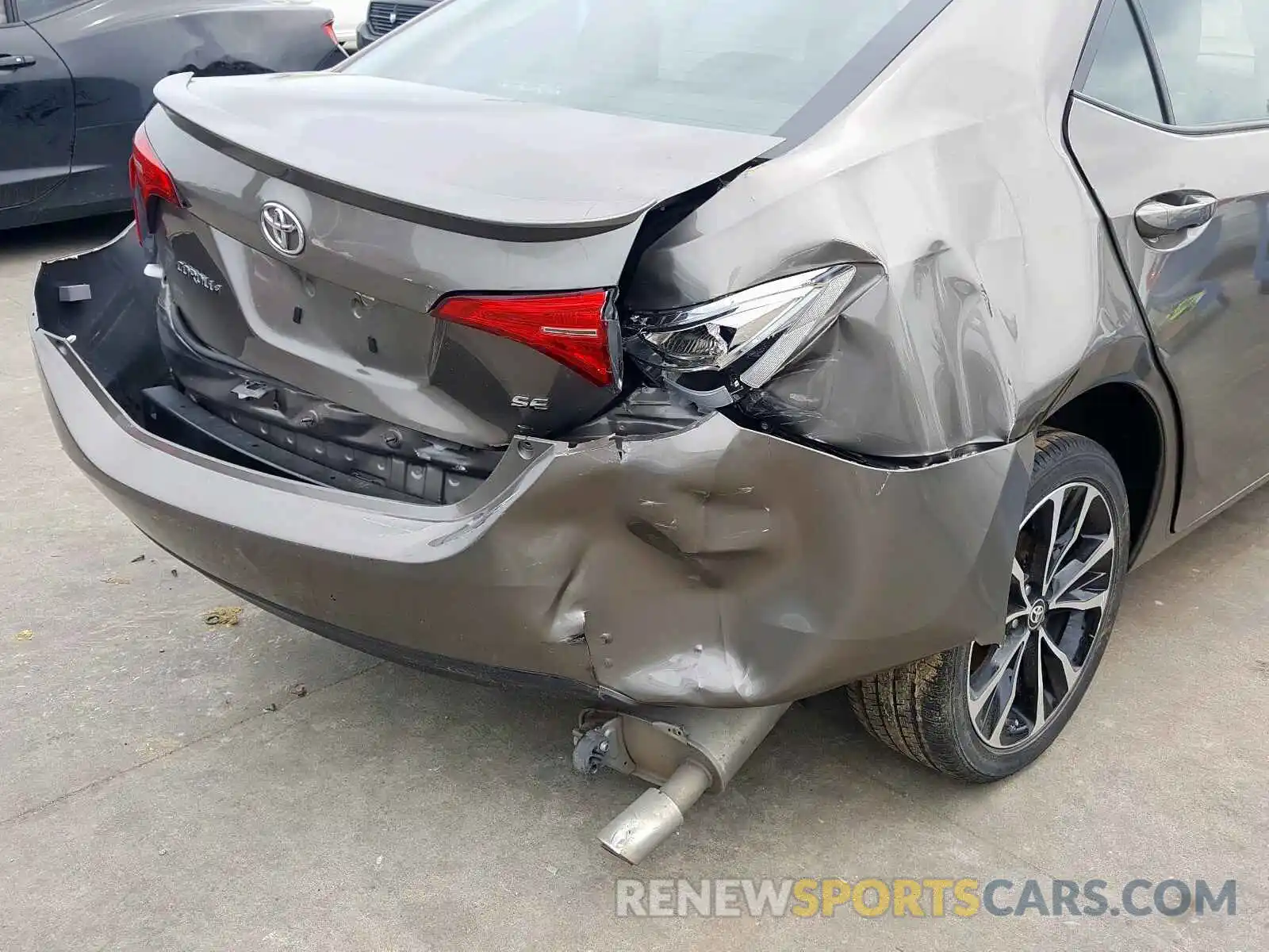 9 Photograph of a damaged car 5YFBURHE8KP895702 TOYOTA COROLLA 2019