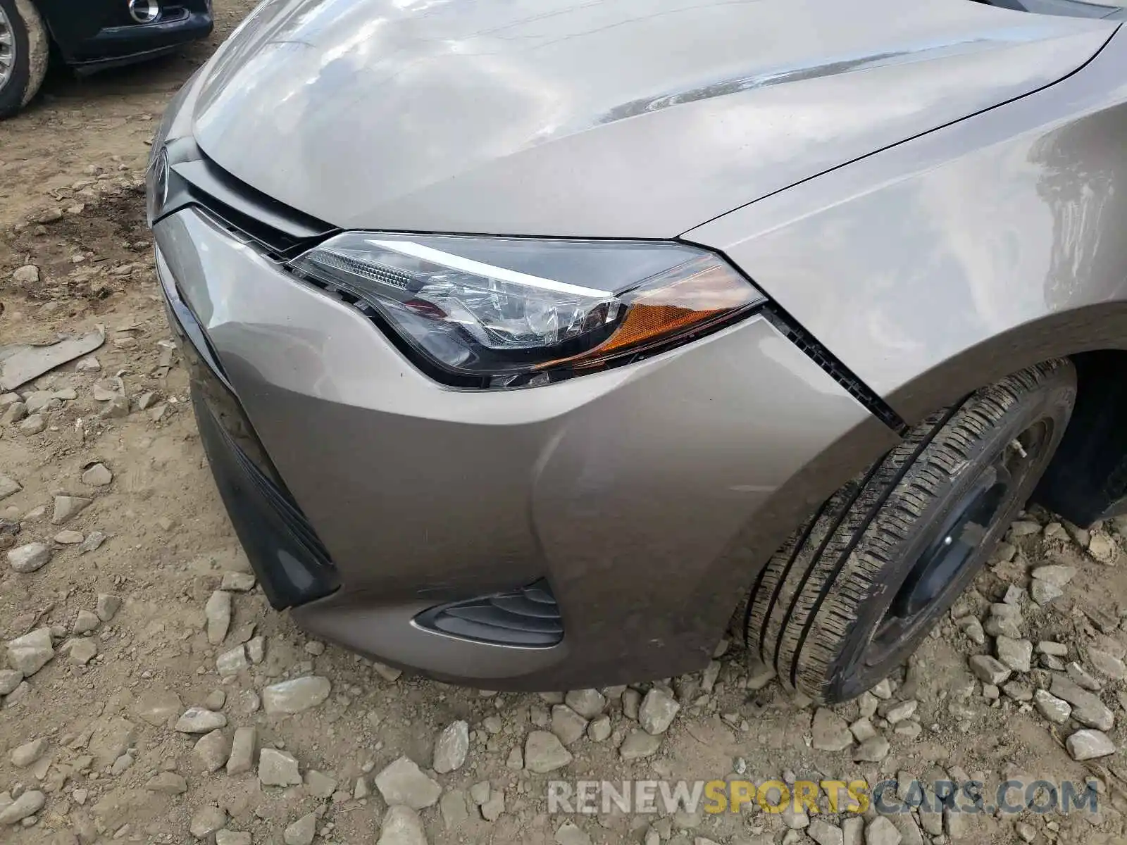 9 Photograph of a damaged car 5YFBURHE8KP895974 TOYOTA COROLLA 2019