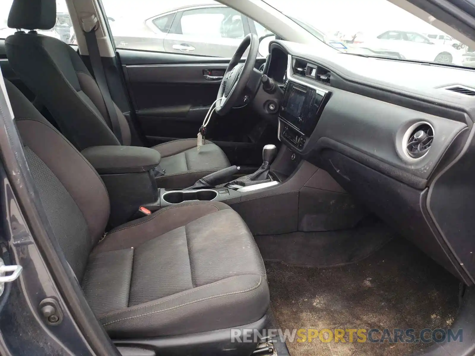 5 Photograph of a damaged car 5YFBURHE8KP899085 TOYOTA COROLLA 2019