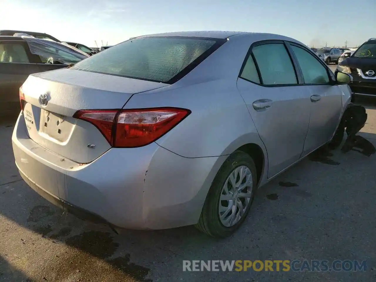 4 Photograph of a damaged car 5YFBURHE8KP899555 TOYOTA COROLLA 2019