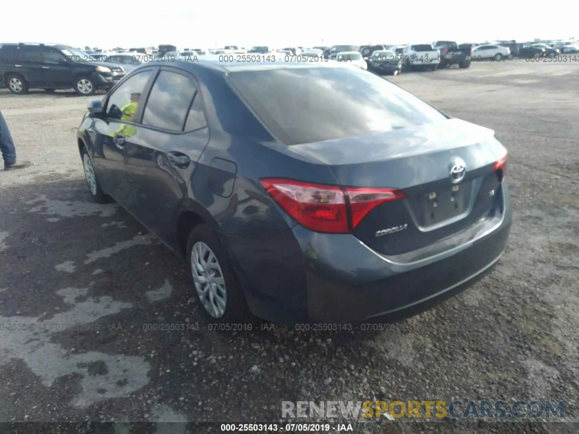 3 Photograph of a damaged car 5YFBURHE8KP902695 TOYOTA COROLLA 2019