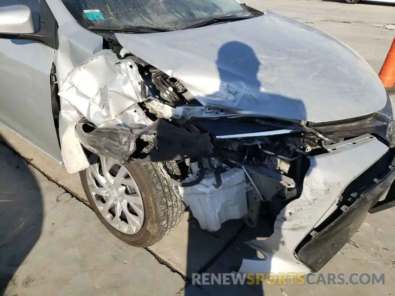 9 Photograph of a damaged car 5YFBURHE8KP902941 TOYOTA COROLLA 2019