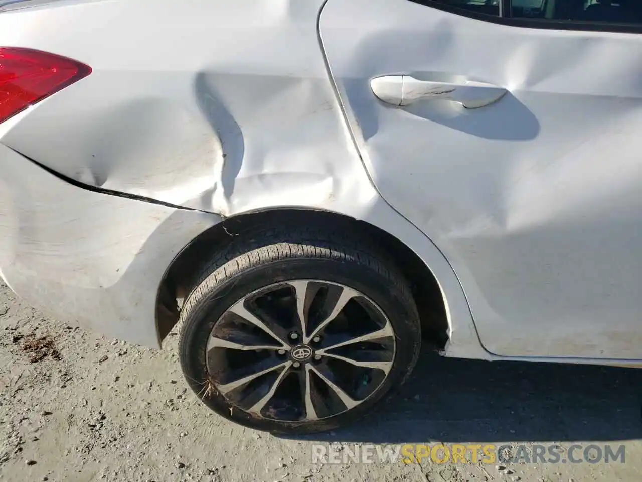 9 Photograph of a damaged car 5YFBURHE8KP905919 TOYOTA COROLLA 2019