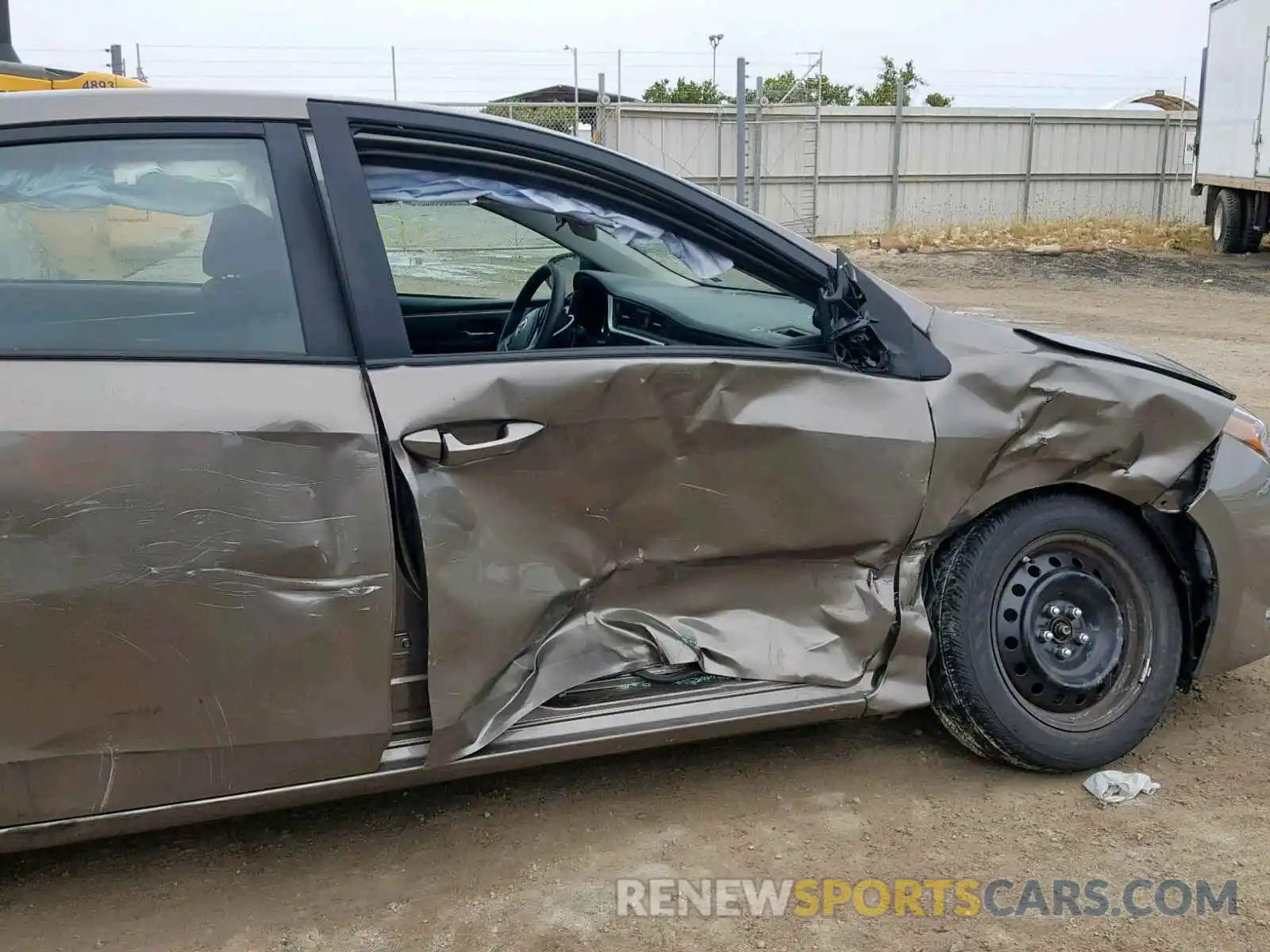 9 Photograph of a damaged car 5YFBURHE8KP908433 TOYOTA COROLLA 2019