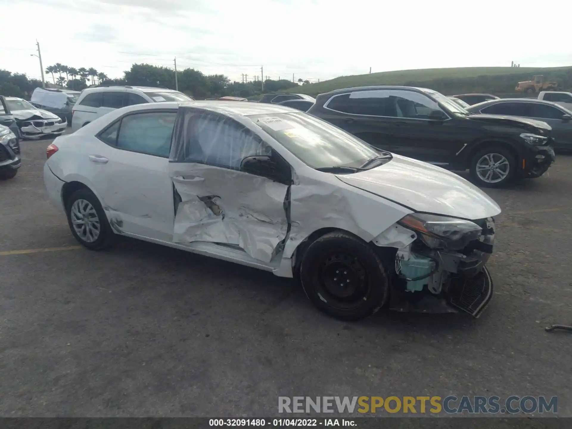 1 Photograph of a damaged car 5YFBURHE8KP911302 TOYOTA COROLLA 2019