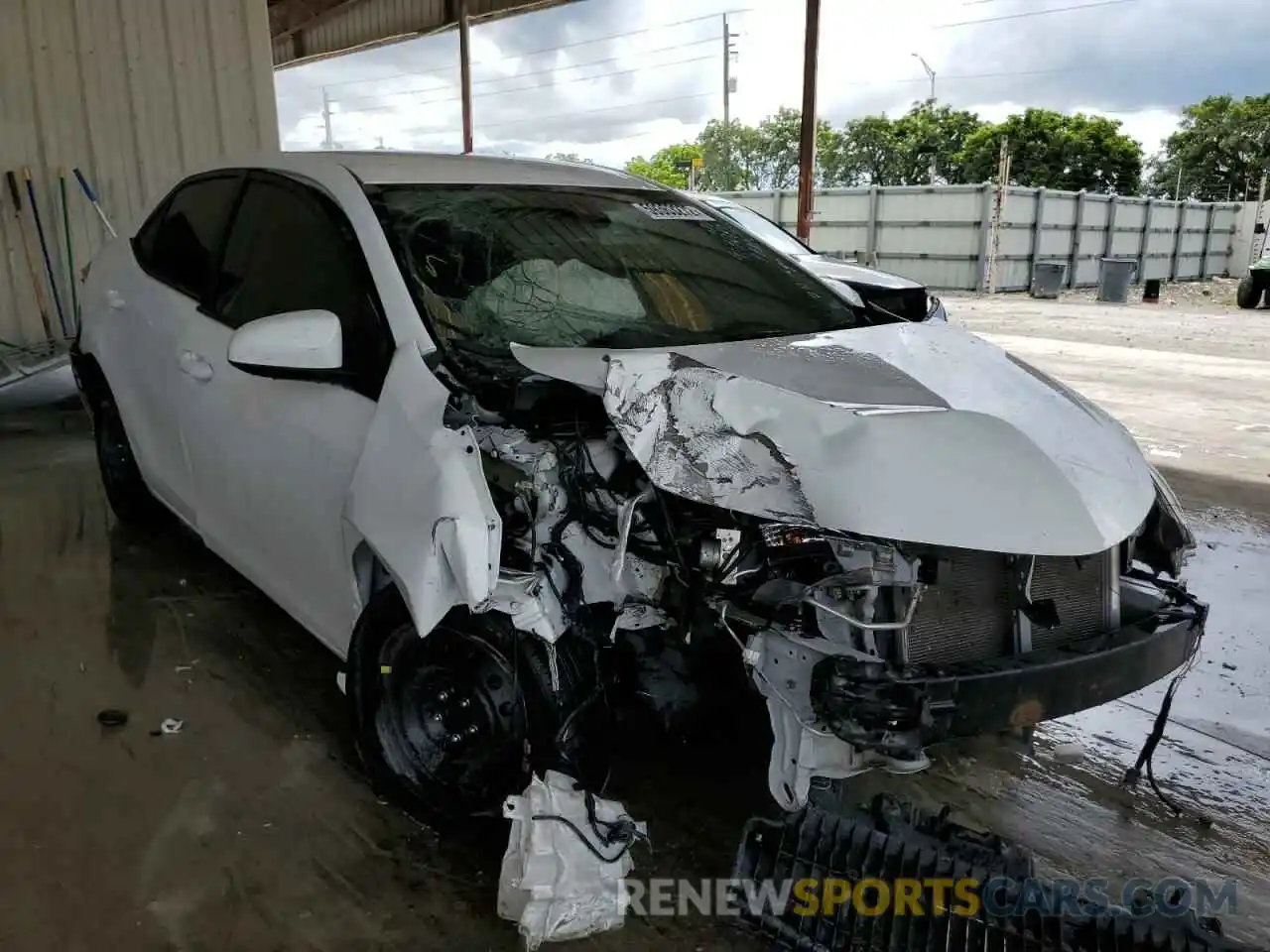 1 Photograph of a damaged car 5YFBURHE8KP913082 TOYOTA COROLLA 2019