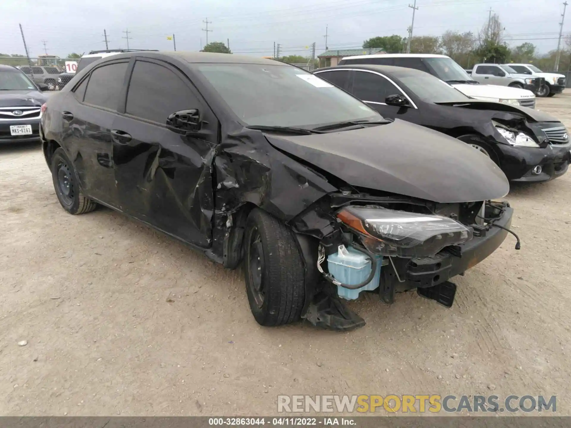 1 Photograph of a damaged car 5YFBURHE8KP913857 TOYOTA COROLLA 2019