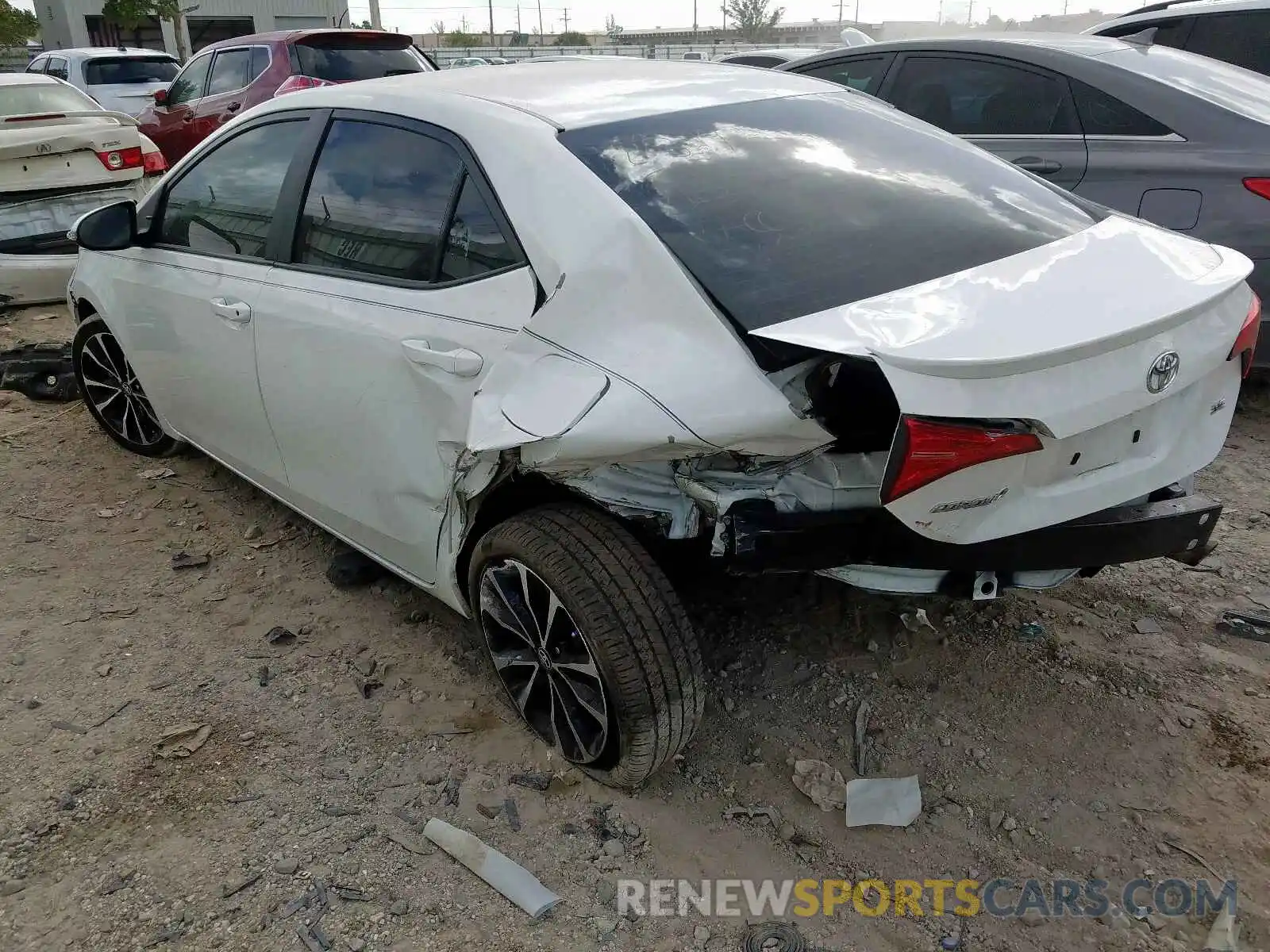 3 Photograph of a damaged car 5YFBURHE8KP916712 TOYOTA COROLLA 2019