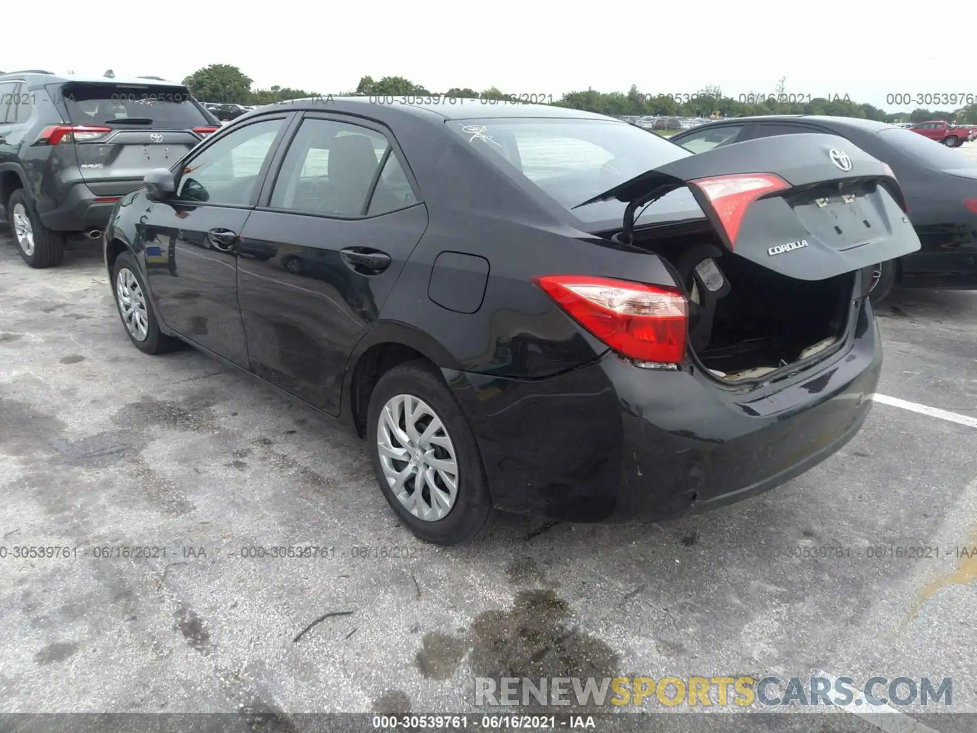 3 Photograph of a damaged car 5YFBURHE8KP919562 TOYOTA COROLLA 2019