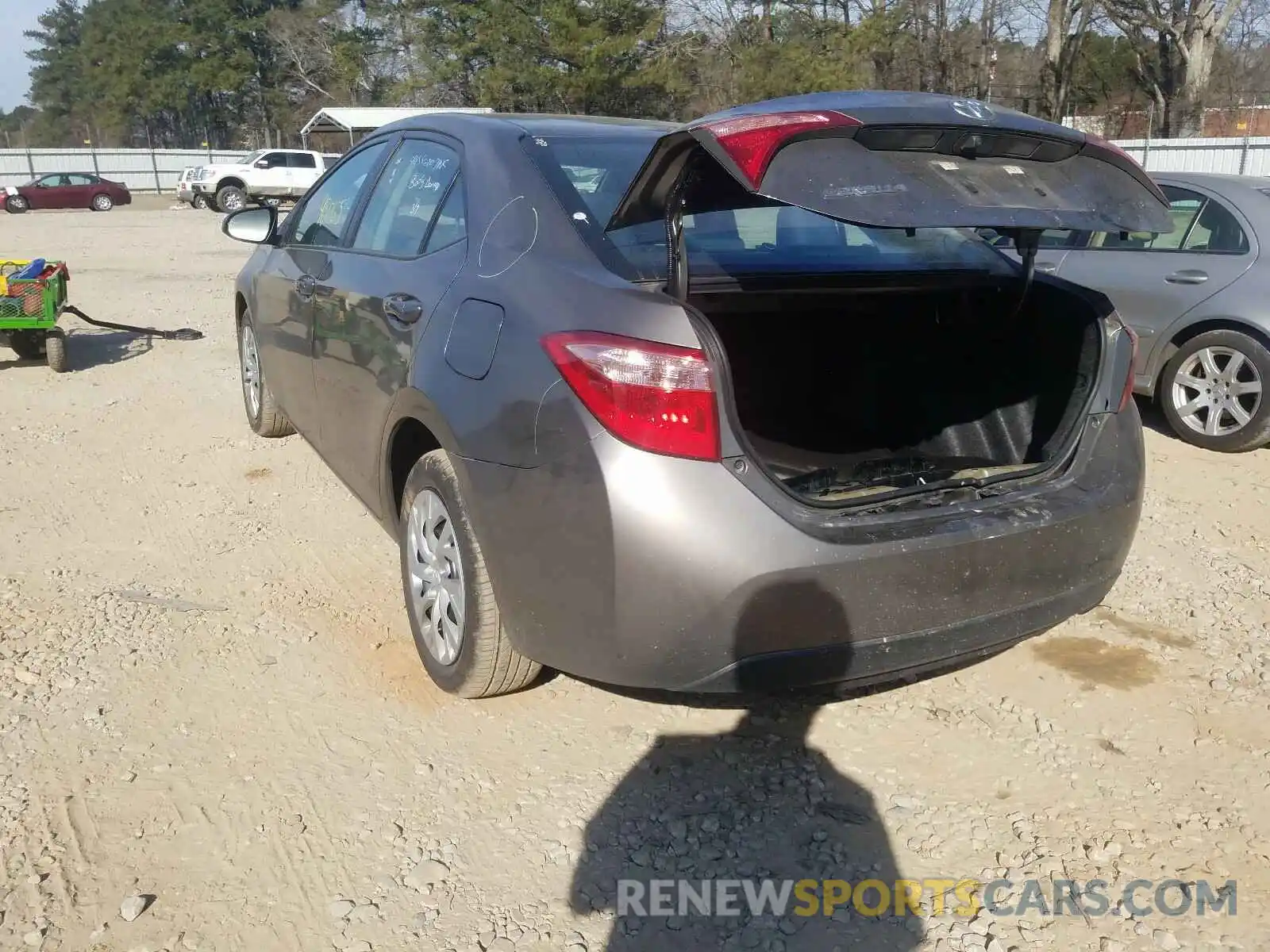 3 Photograph of a damaged car 5YFBURHE8KP921165 TOYOTA COROLLA 2019