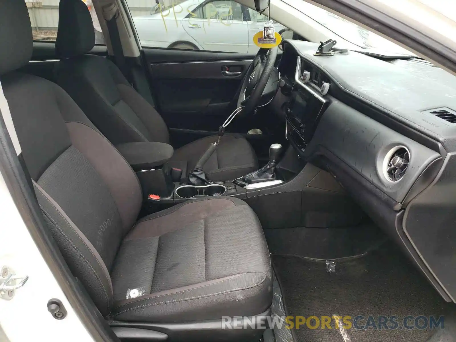 5 Photograph of a damaged car 5YFBURHE8KP921568 TOYOTA COROLLA 2019