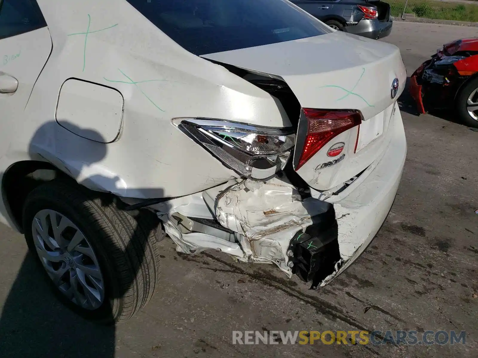 9 Photograph of a damaged car 5YFBURHE8KP922395 TOYOTA COROLLA 2019