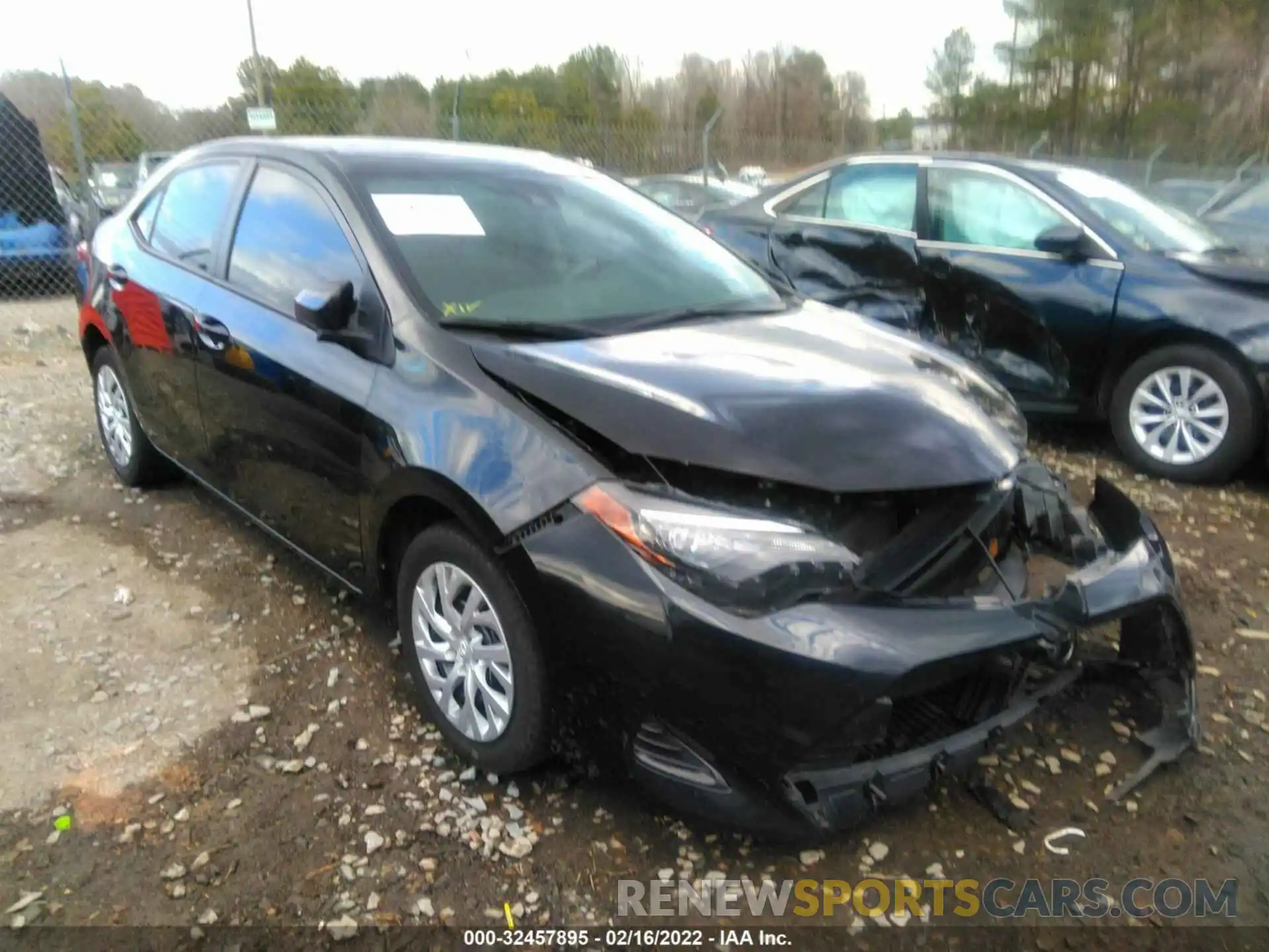 1 Photograph of a damaged car 5YFBURHE8KP924311 TOYOTA COROLLA 2019