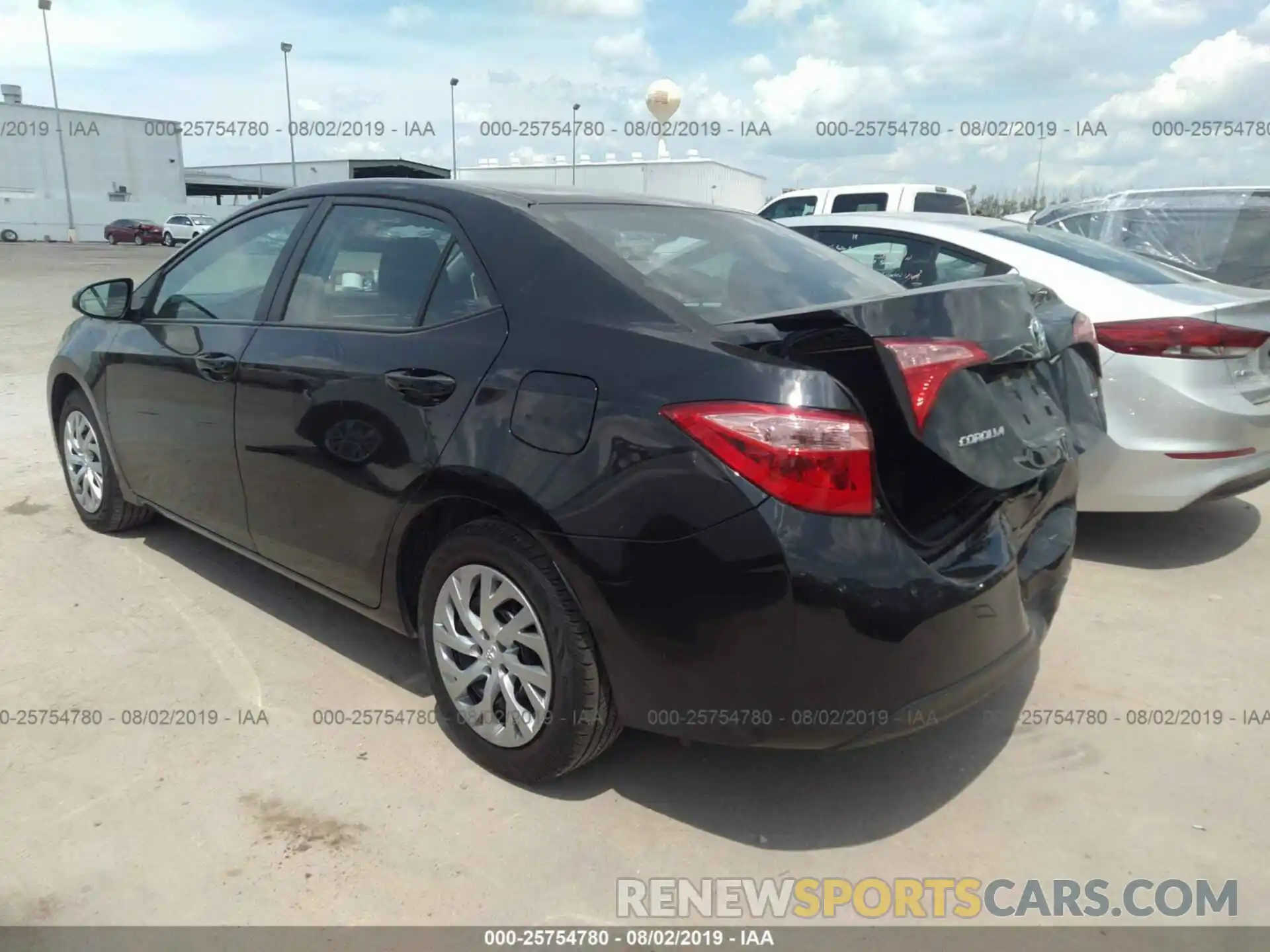 3 Photograph of a damaged car 5YFBURHE8KP924518 TOYOTA COROLLA 2019