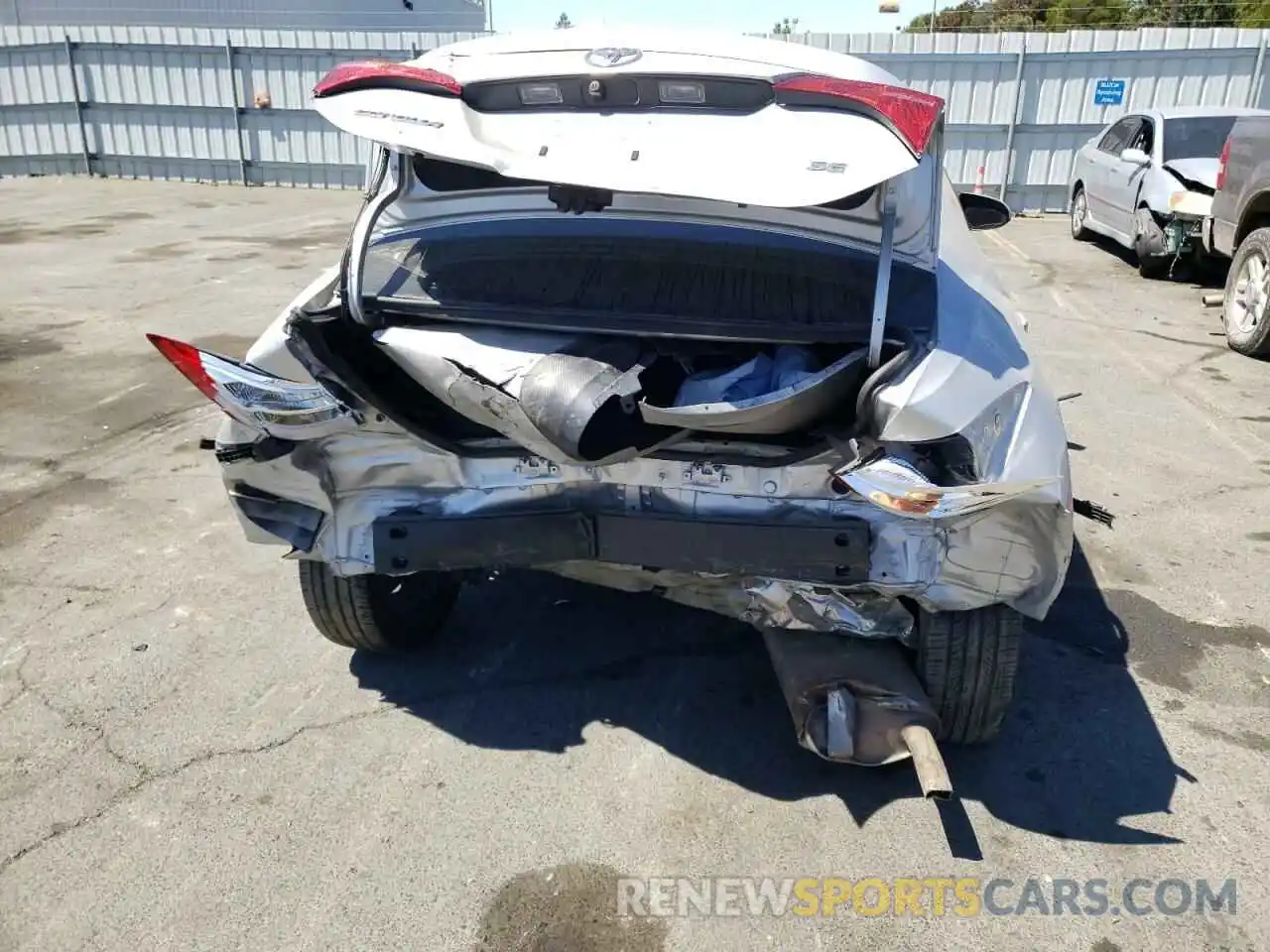 9 Photograph of a damaged car 5YFBURHE8KP924549 TOYOTA COROLLA 2019