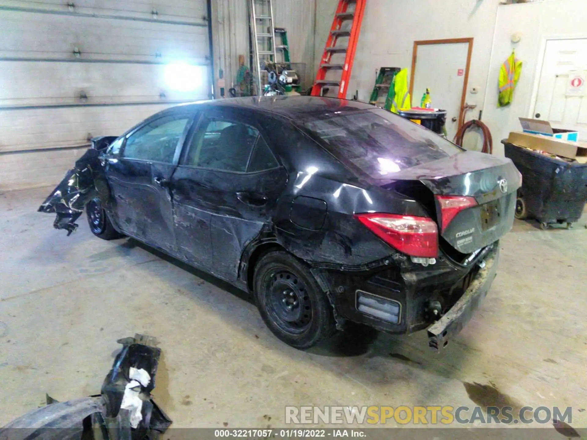 3 Photograph of a damaged car 5YFBURHE8KP927435 TOYOTA COROLLA 2019